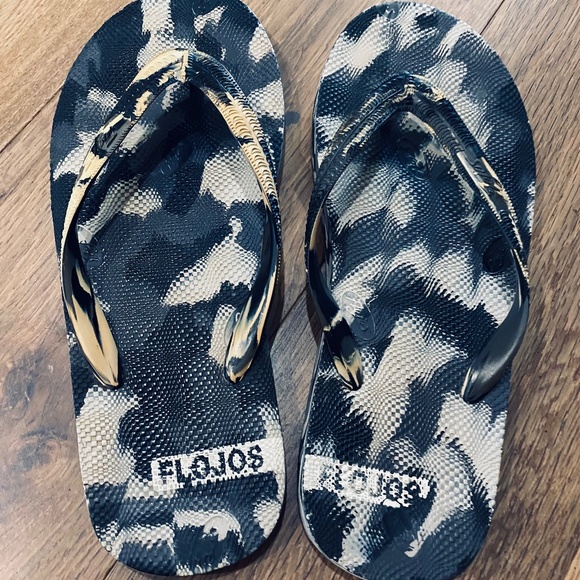 Fojos Flip Flops! - Picture 1 of 3